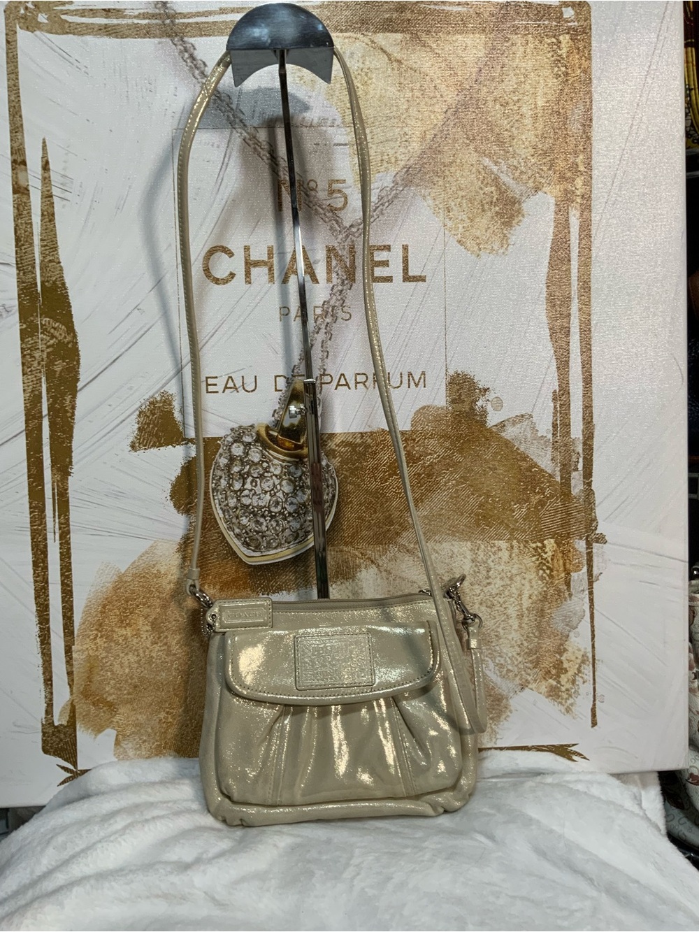 🩷Coach Poppy Metallic Cream Crossbody Bag